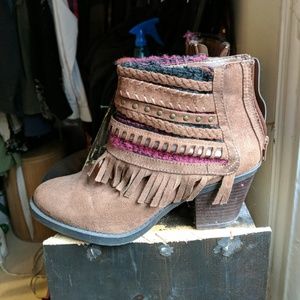Ankle boots
